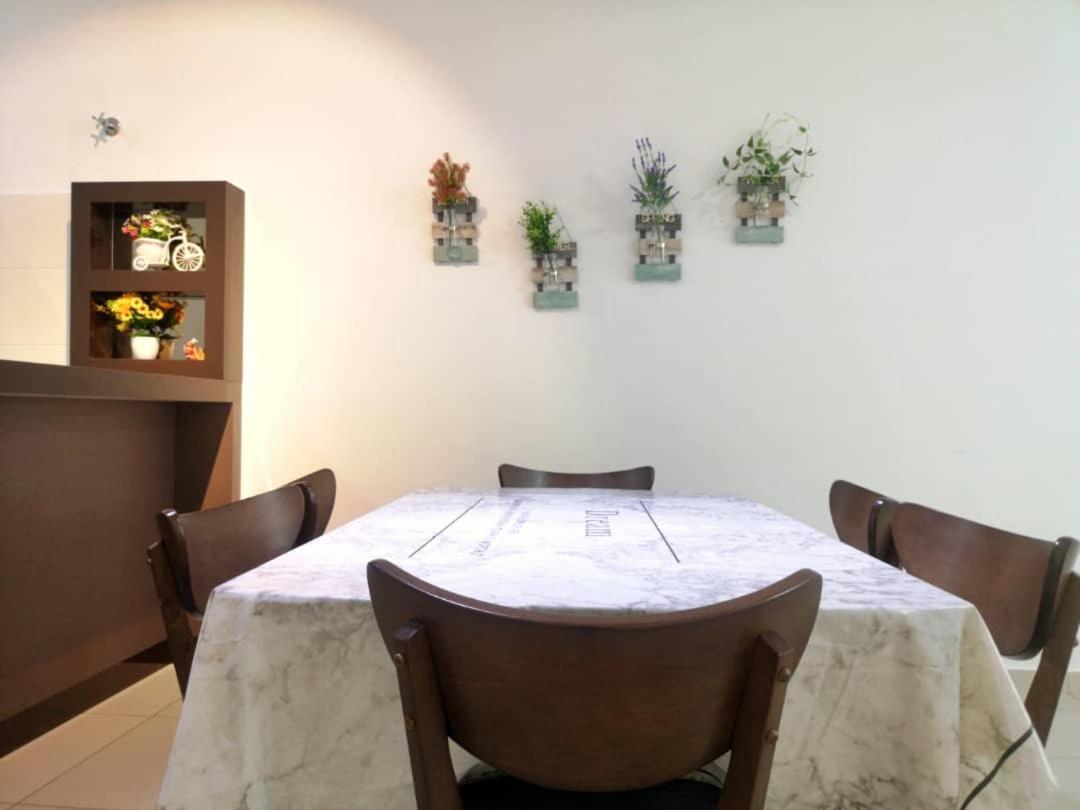 Holiday Homestay Seremban Dış mekan fotoğraf